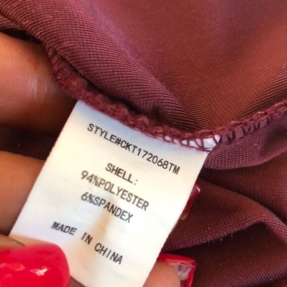 Mello Day burgundy scrunched sleeve top - Picture 4 of 5